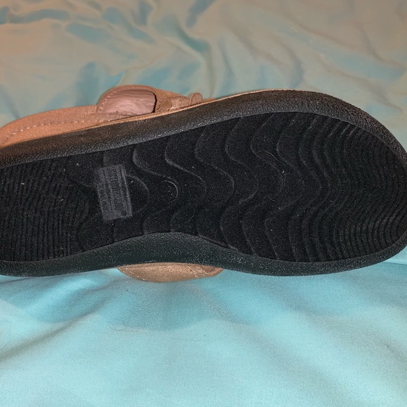 Sandles - Picture 3 of 3